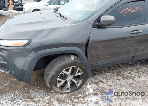 2014 Jeep Cherokee Trailhawk from USA, damaged, VIN 1C4PJMBS3EW161626